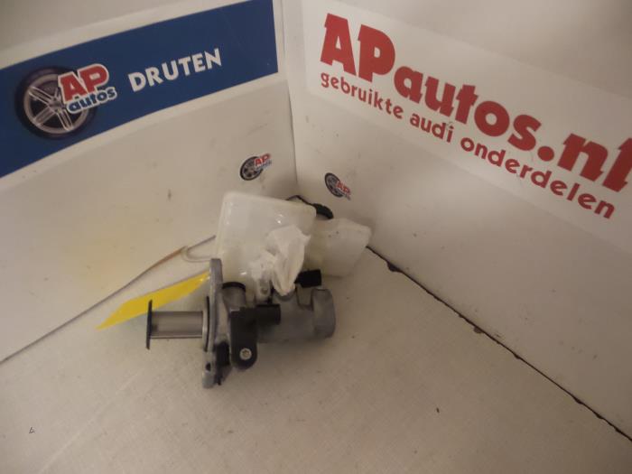 Gebruikte Hoofdremcilinder Audi A3 Limousine (8VS/8VM) 1.4 TFSI 16V Prijs € 14,99 Margeregeling aangeboden door AP Auto's