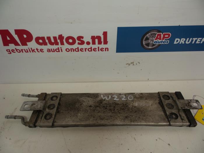 Brandstofkoeler van een Audi A2 (8Z0) 1.4 16V 2002
