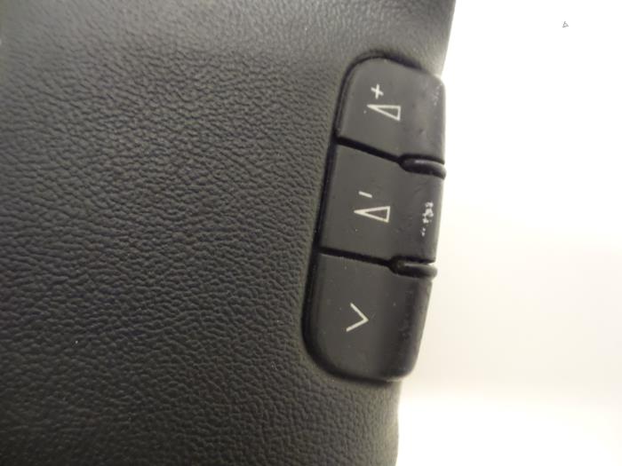 Airbag links (Stuur) van een Audi A6 Avant (C5) 2.5 TDI V6 24V 2001