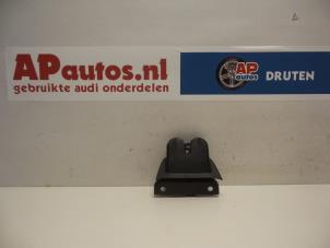 Gebruikte Achterklep Slotmechaniek Audi A4 Avant (B6) 1.9 TDI PDE 130 Prijs € 14,99 Margeregeling aangeboden door AP Autos