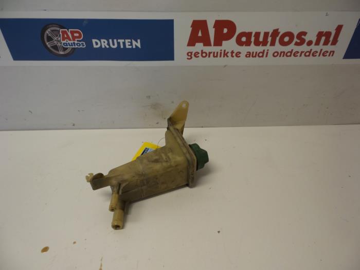 Gebruikte Servo Oliereservoir Audi A4 (B5) 1.8 20V Prijs € 15,00 Margeregeling aangeboden door AP Auto's