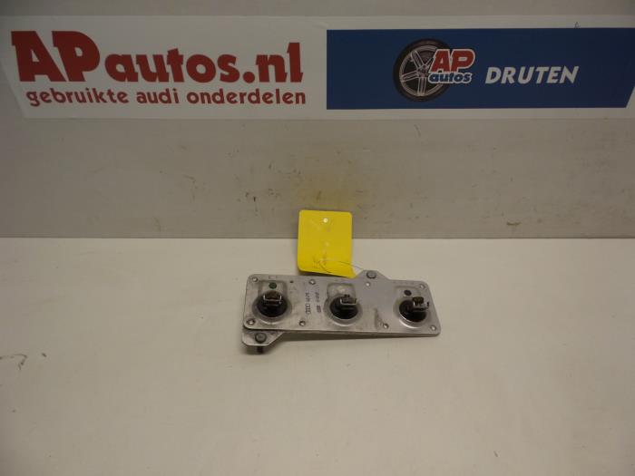Gebruikte Diversen Audi A8 (D2) 2.5 TDI V6 24V Prijs € 19,99 Margeregeling aangeboden door AP Auto's