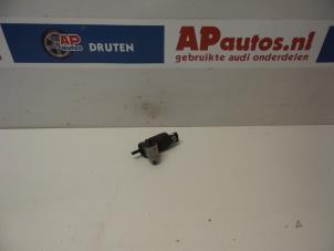 Gebruikte Ruitensproeierpomp voor Audi A6 Avant (C5) 1.9 TDI 115 Prijs € 9,99 Margeregeling aangeboden door AP Autos