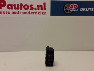 Gebruikte Licht Schakelaar Audi A3 Sportback (8PA) 1.6 Prijs € 35,00 Margeregeling aangeboden door AP Autos