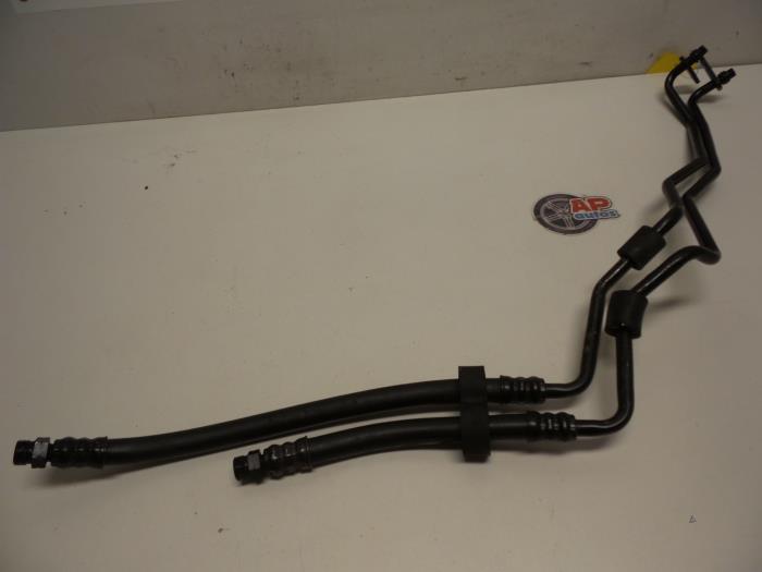 Oliedruk Leiding van een Audi A8 (D2) 2.5 TDI V6 24V 2001