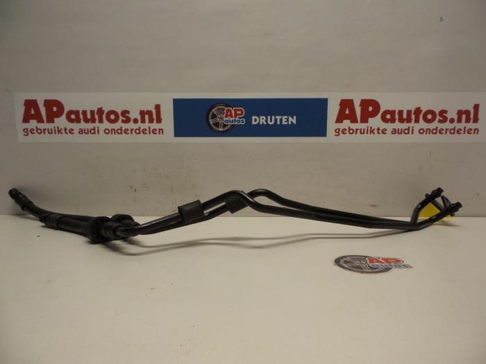 Oliedruk Leiding van een Audi A8 (D2) 2.5 TDI V6 24V 2001