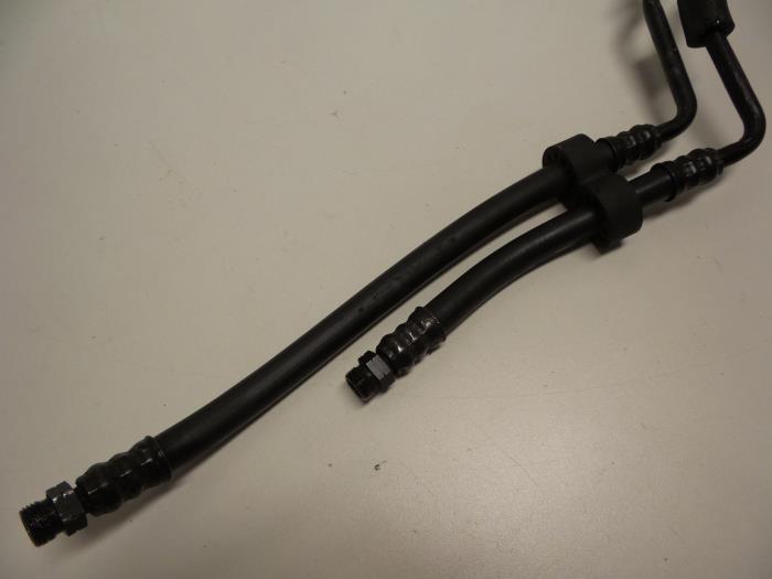 Oliedruk Leiding van een Audi A8 (D2) 2.5 TDI V6 24V 2001