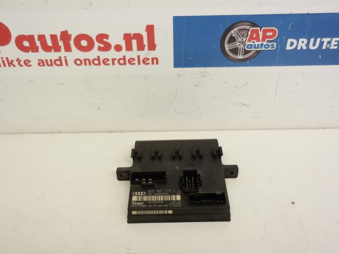 Gebruikte Boordcomputer Audi A8 (D3) 3.7 V8 40V Quattro Prijs € 44,99 Margeregeling aangeboden door AP Auto's