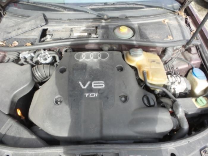 Motor van een Audi A6 Avant (C5) 2.5 TDI V6 24V 1999