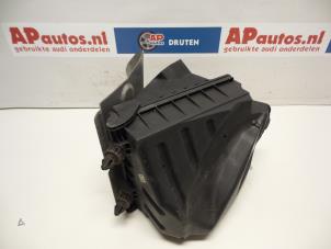 Gebruikte Luchtfilterhuis Audi A4 Avant (B6) 2.0 FSI 16V Prijs € 19,99 Margeregeling aangeboden door AP Auto's