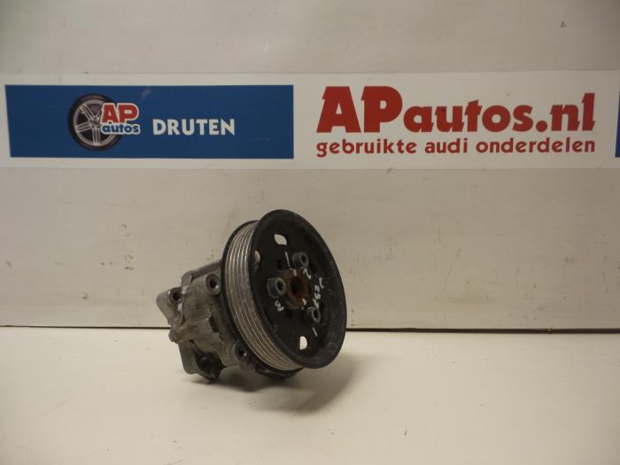 Stuurbekrachtiging Pomp van een Audi A4 Avant (B6) 1.9 TDI PDE 130 2004