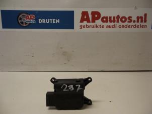 Gebruikte Kachelklep Motor Audi A4 Avant (B6) 1.9 TDI PDE 130 Prijs € 35,00 Margeregeling aangeboden door AP Autos