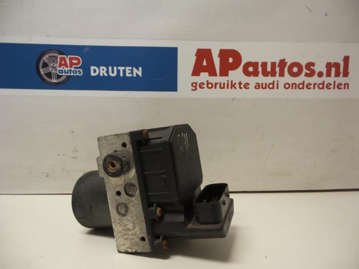 Gebruikte ABS Pomp Audi A4 Avant (B6) 2.5 TDI 155 24V Prijs € 49,99 Margeregeling aangeboden door AP Auto's