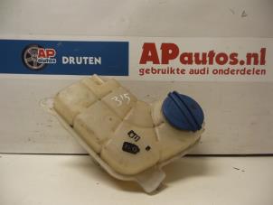 Gebruikte Koelwater Reservoir Audi A4 Avant (B7) 2.0 TDI 16V Prijs € 15,00 Margeregeling aangeboden door AP Autos