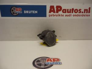Gebruikte Mistlamp rechts-voor Audi A4 (B6) 1.9 TDI PDE 130 Prijs € 19,99 Margeregeling aangeboden door AP Autos