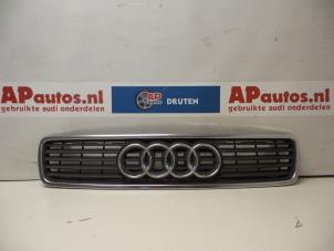 Gebruikte Grille Audi A4 Avant (B5) 2.5 TDI V6 24V Prijs € 50,00 Margeregeling aangeboden door AP Autos