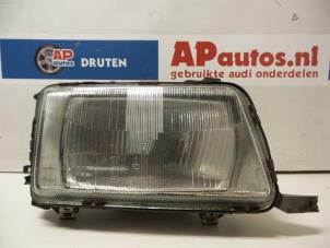 Gebruikte Rechter Koplamp Audi 80 Avant (B4) 2.0 E,S Prijs € 19,99 Margeregeling aangeboden door AP Autos