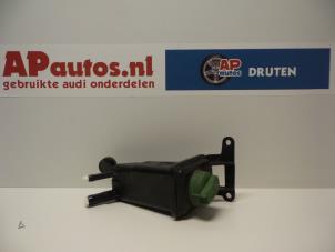 Gebruikte Servo Oliereservoir Audi A4 Avant (B6) 1.9 TDI PDE 130 Prijs € 15,00 Margeregeling aangeboden door AP Autos