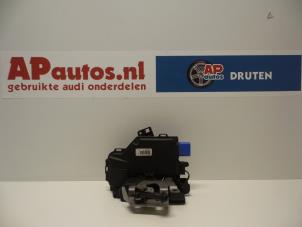 Gebruikte Deurslot Mechaniek 2Deurs rechts Audi A3 (8P1) 1.6 Prijs € 45,00 Margeregeling aangeboden door AP Autos