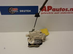 Gebruikte Deurslot Mechaniek 2Deurs links Audi A5 (8T3) 2.0 FSI 16V Prijs € 29,99 Margeregeling aangeboden door AP Autos