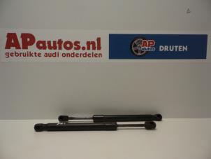 Gebruikte Gasdemperset Achterklep Audi A4 (B7) 1.9 TDI Prijs € 9,99 Margeregeling aangeboden door AP Autos