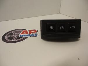 Gebruikte Schakelaar Audi TT (8N3) 1.8 T 20V Quattro Prijs € 19,99 Margeregeling aangeboden door AP Autos