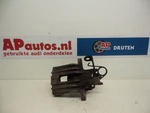 Gebruikte Remklauw (Tang) links-achter Audi A4 Avant (B6) 2.5 TDI 24V Prijs € 45,00 Margeregeling aangeboden door AP Auto's