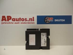 Gebruikte Telefoon Module Audi A4 Avant (B6) 2.5 TDI 24V Prijs € 74,99 Margeregeling aangeboden door AP Autos