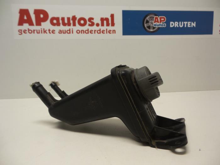 Gebruikte Servo Oliereservoir Audi A4 Avant (B7) 2.0 20V Prijs € 15,00 Margeregeling aangeboden door AP Auto's