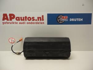 Gebruikte Airbag rechts (Dashboard) Audi A8 (D2) 2.8 V6 Quattro Prijs € 35,00 Margeregeling aangeboden door AP Autos