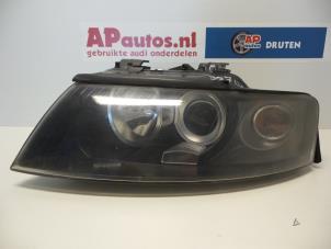 Gebruikte Koplamp links Audi A4 Cabrio (B7) 3.0 V6 30V Prijs op aanvraag aangeboden door AP Auto's