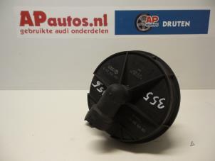 Gebruikte Secundaire Pomp Audi A4 Cabrio (B7) 3.0 V6 30V Prijs € 24,99 Margeregeling aangeboden door AP Autos