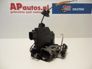Gebruikte Deurslot Mechaniek 4Deurs links-achter Audi A6 Avant (C5) 2.4 V6 30V Prijs € 24,99 Margeregeling aangeboden door AP Autos