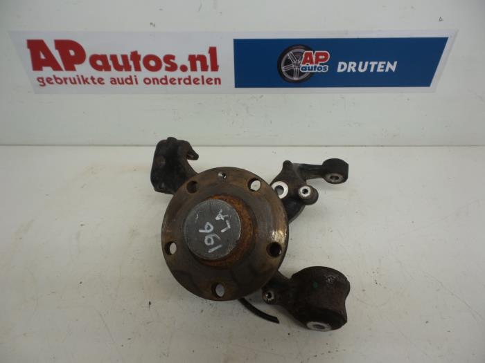 Gebruikte Fusee links-achter Audi A4 (B7) 1.9 TDI Prijs € 24,99 Margeregeling aangeboden door AP Auto's