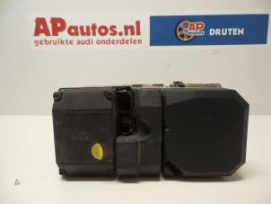 Gebruikte Standkachel Audi Q7 (4LB) 3.0 TDI V6 24V Prijs € 225,00 Margeregeling aangeboden door AP Autos