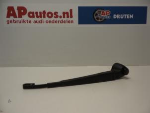 Gebruikte Ruitenwisserarm achter Audi A4 Avant (B5) 1.6 Prijs € 15,00 Margeregeling aangeboden door AP Autos