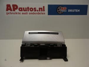 Gebruikte Asbak voor Audi A3 Sportback (8PA) 2.0 TDI 16V Prijs € 35,00 Margeregeling aangeboden door AP Autos