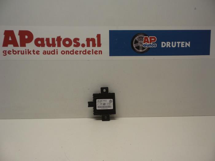Alarm module van een Audi A3 Sportback (8PA) 2.0 TDI 16V 2010