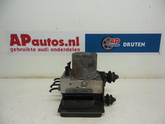 Usados ABS Pomp Audi A4 (B8) 2.0 TFSI 16V Precio € 99,99 Norma de margen ofrecido por AP Auto's