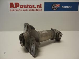 Gebruikte Bumpersteun links-voor Audi A4 Cabrio (B7) 3.0 V6 30V Prijs € 19,99 Margeregeling aangeboden door AP Autos
