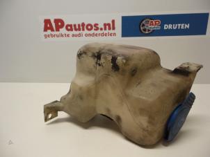 Gebruikte Ruitensproeiertank voor Audi A3 (8L1) 1.9 TDI 90 Prijs € 10,00 Margeregeling aangeboden door AP Autos
