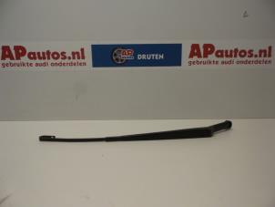 Gebruikte Ruitenwisserarm voor Audi A4 Avant (B5) 1.8 20V Prijs € 35,00 Margeregeling aangeboden door AP Autos