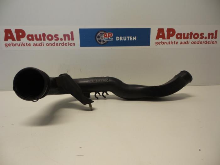 Gebruikte Intercooler Buis Audi A4 Avant (B6) 1.9 TDI PDE 130 Prijs € 24,99 Margeregeling aangeboden door AP Auto's