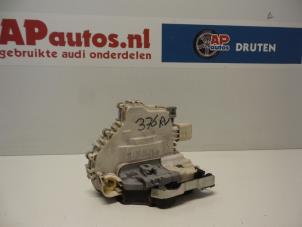 Gebruikte Portierslot Mechaniek 4Deurs rechts-voor Audi A1 Sportback (8XA/8XF) 1.4 TFSI 16V 122 Prijs € 25,00 Margeregeling aangeboden door AP Autos