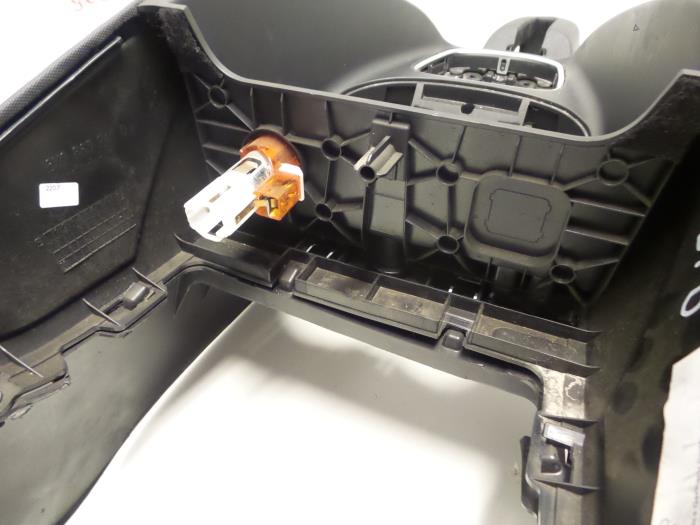 Middenconsoles van een Audi A1 Sportback (8XA/8XF) 1.4 TFSI 16V 122 2012