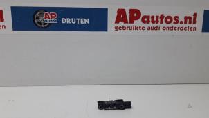 Gebruikte Airbag Sensor Audi A3 Sportback (8PA) 2.0 TDI 16V Prijs € 25,00 Margeregeling aangeboden door AP Autos