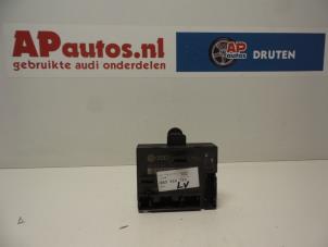 Gebruikte Deur module Audi A5 Quattro (B8C/S) 3.0 TDI V6 24V Prijs € 24,99 Margeregeling aangeboden door AP Autos