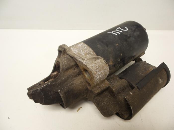 Startmotor van een Audi A6 Avant (C5) 2.4 V6 30V 2000