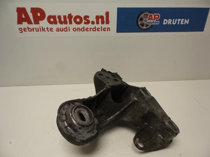 Gebruikte Motorsteun Audi A4 Avant (B6) 2.5 TDI 24V Prijs € 19,99 Margeregeling aangeboden door AP Auto's