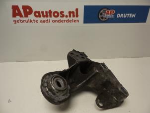 Gebruikte Motorrubber Audi A4 Avant (B6) 2.5 TDI 24V Prijs € 35,00 Margeregeling aangeboden door AP Autos